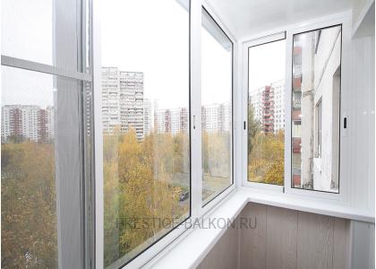 Холодное остекление балкона профилем Provedal с отделкой стен и потолка ламинированными панелями в Люберцах