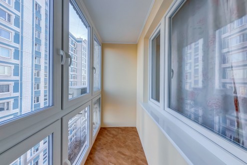 Панорамное остекление балкона с отделкой гипсокартона в Люберцах